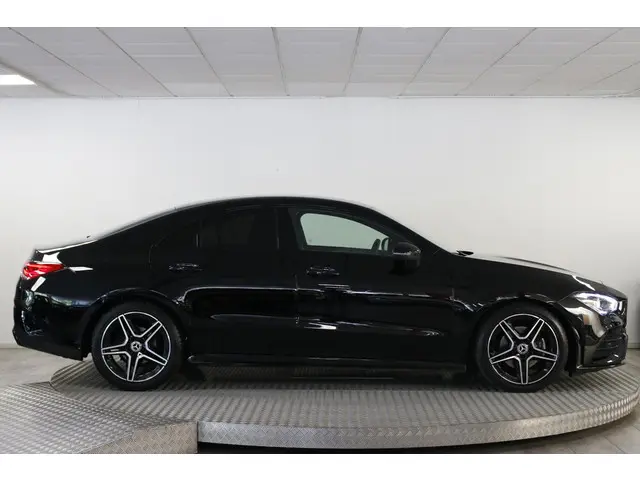 Mercedes-Benz CLA 180 Business Solution AMG 2020 Benzine 8