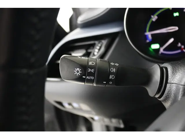 Toyota C-HR 2.0 Hybrid Bi-Tone 2020 Hybride Benzine 19