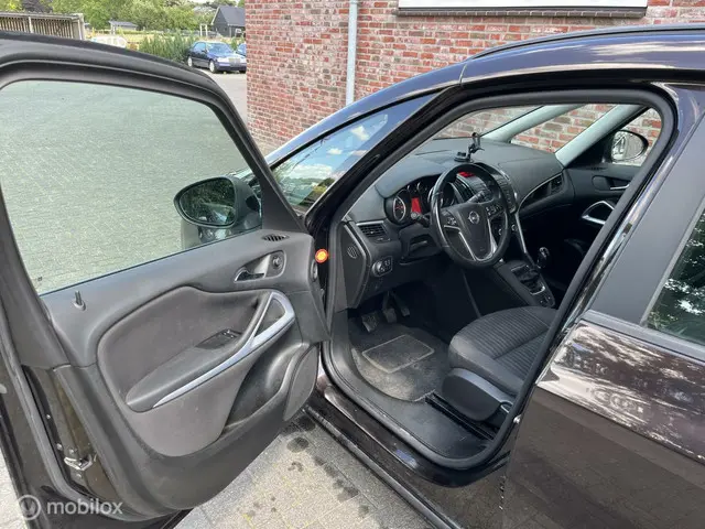Opel Zafira Tourer 1.4 Cosmo 2012 Benzine 9