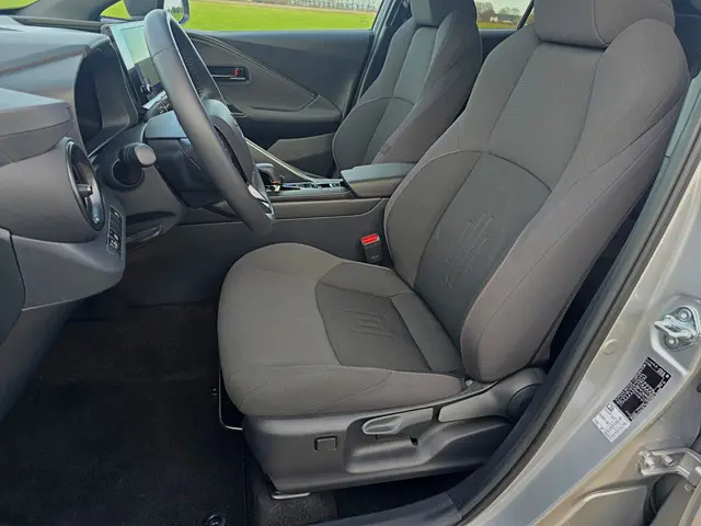 Toyota C-HR 1.8 Hybrid 140 Dynamic 2025 Hybride Benzine 23