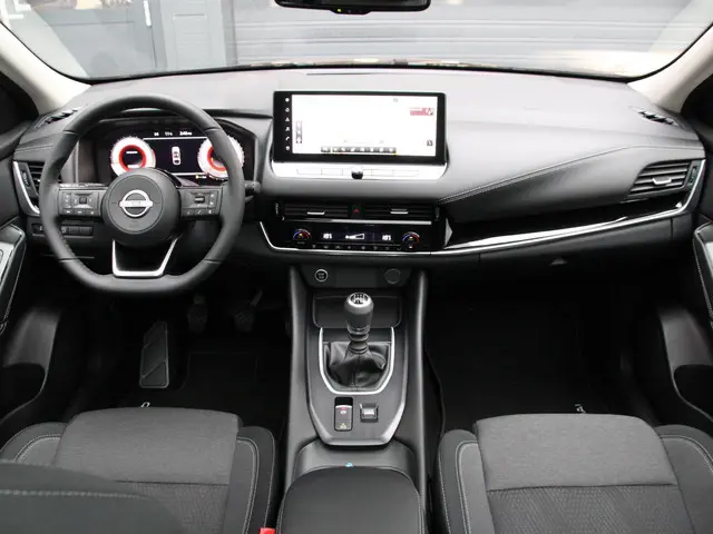 Nissan QASHQAI 1.3 MHEV N-Connecta 2023 Benzine 12