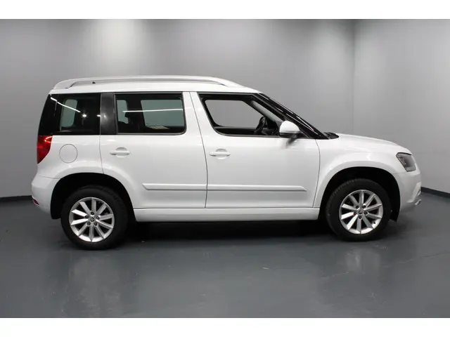 Škoda Yeti 1.2 TSI Active / Trekhaak / PDC / Airco 2015 Benzine 2