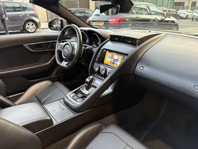 Jaguar F-Type 2.0T R-Dynamic 2017 Benzine 16