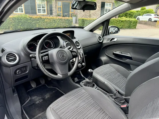 Opel Corsa 1.2 BUSINESS + 2014 LPG/Gas 9