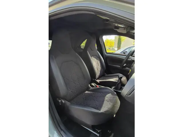 Toyota Aygo X 1.0 VVT-i MT Envy 2024 Benzine 14