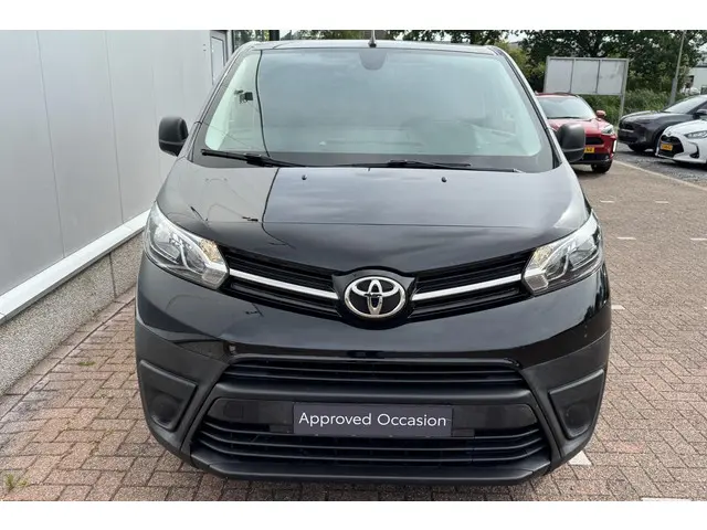 Toyota ProAce Compact 1.5 D-4D Navigator 2021 Diesel 6