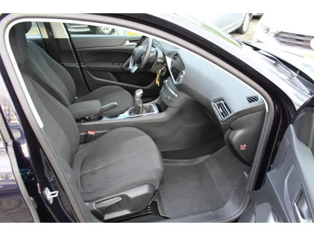 Peugeot 308 SW 1.2 PureTech Active 2017 Benzine 13