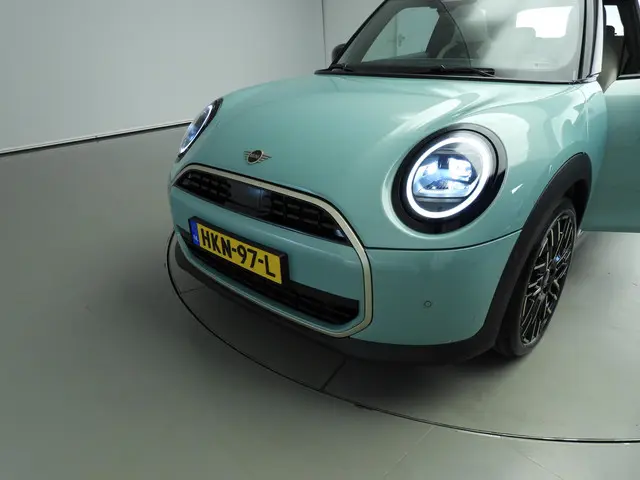 MINI 3-Deurs Cooper C 2025 Benzine 29