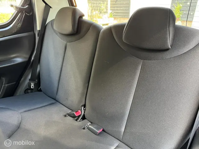 Toyota Aygo 1.0 VVT-i Now Zwart 2013 2013 Benzine 9