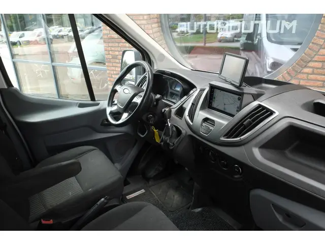 Ford Transit 350 2.2 TDCI L2H2 Trend 2015 Diesel 4