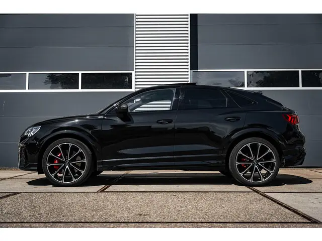 Audi RSQ3 2