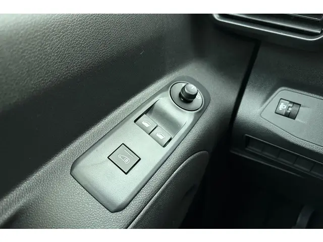 Peugeot Partner 1.5 BlueHDI Asphalt Long 2026 Diesel 16