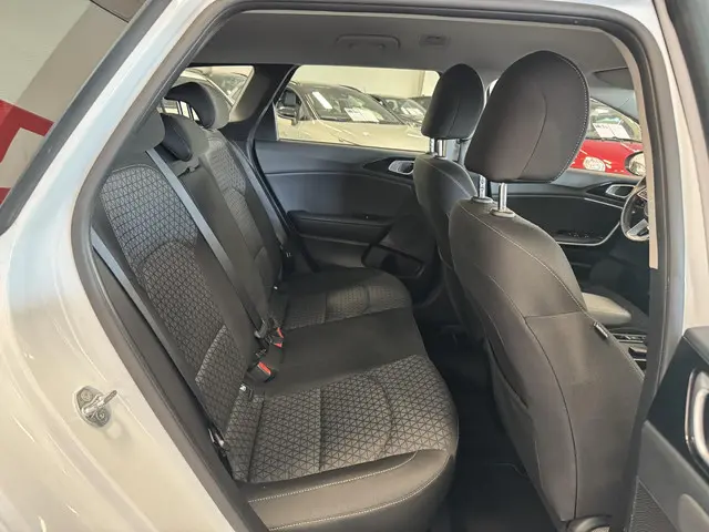 Kia Ceed 1.4 T-GDi GT-Line 2021 Benzine 16