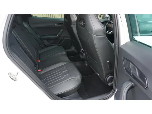 CUPRA Formentor 1.4 e-Hybrid 204pk 2021 Hybride Benzine 32