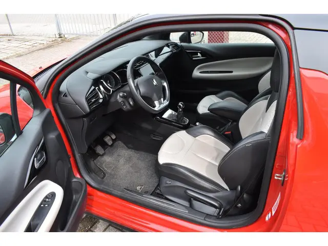 Citroën DS3 1.2 VTi So Chic 2013 Benzine 6