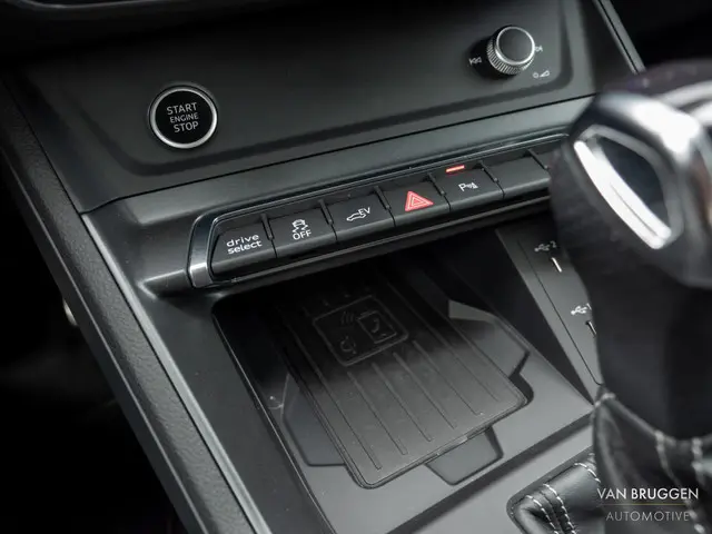 Audi Q3 Sportback 45 TFSI e S-Line 2022 Hybride Benzine 32