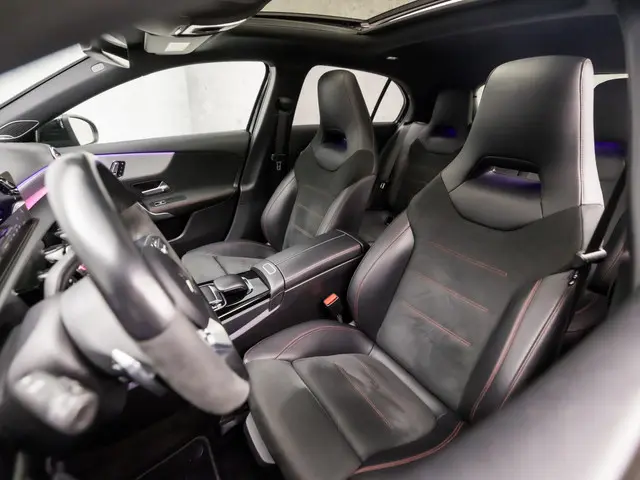 Mercedes-Benz A-Klasse 220 4MATIC AMG 2019 Benzine 15