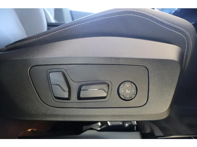 BMW iX1 eDrive20 67 kWh M Sport Edition 2025 Elektrisch 9