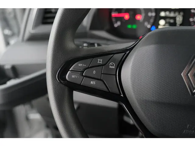 Renault Master T35 2.0 dCi 150 L3H2 Advance 2024 Diesel 24