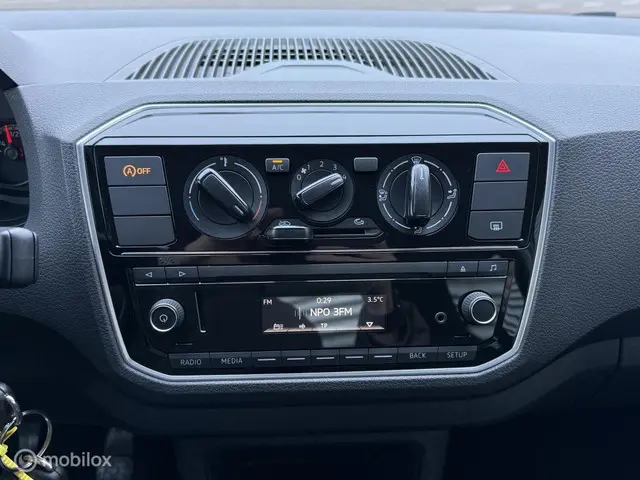 Volkswagen up! 1.0 BMT move up! AIRCO 2017 Benzine 15