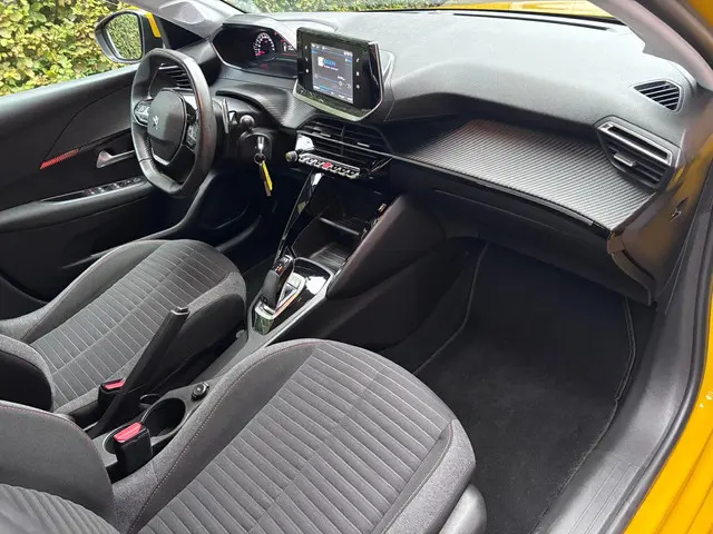 Peugeot 208 1.2 PureTech Active Pack 2021 Benzine 19