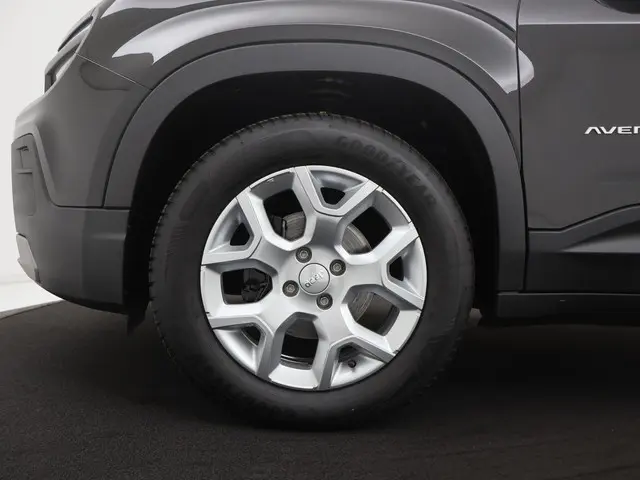 Jeep Avenger 1.2 Altitude 2024 Benzine 36