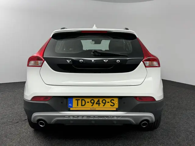 Volvo V40 Cross Country 1.5 T3 Edition+ 2018 Benzine 20