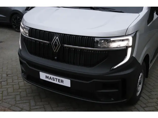 Renault Master T35 2.0 dCi 130 L2H2 Advance 2024 Diesel 34