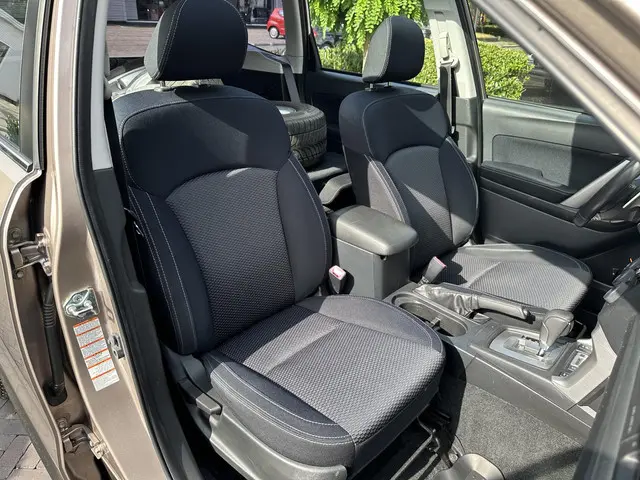 Subaru Forester 2.0 Luxury Plus 2014 Benzine 25