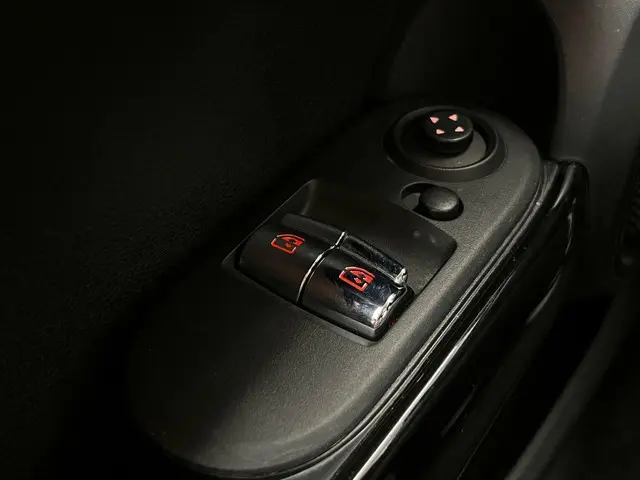 MINI Electric Mini Essential 33 kWh 2021 Elektrisch 15