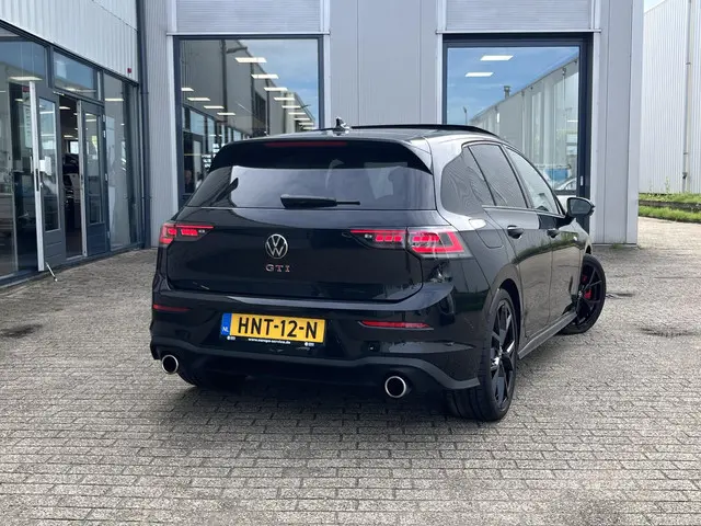 Volkswagen Golf 2.0 TSI GTI 8.5 2024 Benzine 2