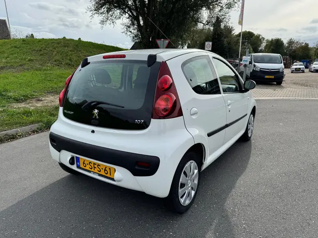 Peugeot 107 1.0 Active 2013 Airco 5drs 2013 Benzine 5