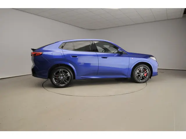 BMW iX2 eDrive20 2024 Elektrisch 4