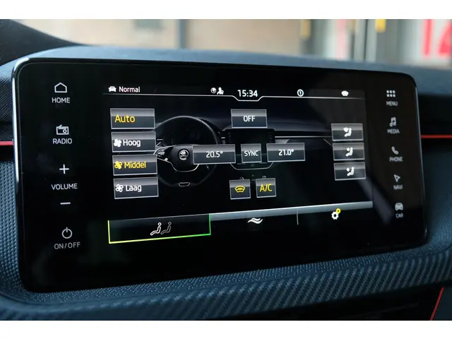 Škoda Kamiq FL 1.0 TSI DSG Monte Carlo 2024 Benzine 26