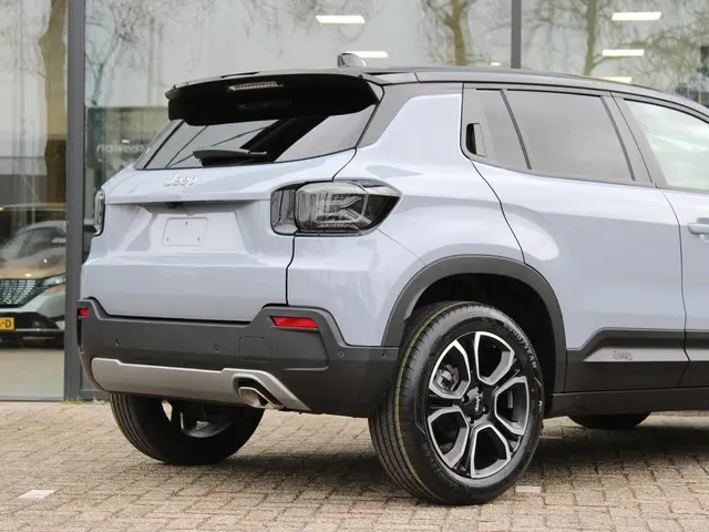 Jeep Avenger 1.2 e-Hybrid Summit 2026 Hybride Benzine 9