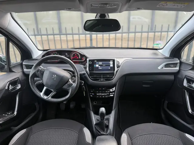 Peugeot 208 1.2 PureTech Style Pack 2015 Benzine 10