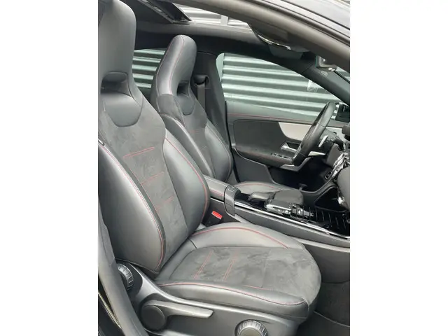 Mercedes-Benz CLA 250 4MATIC Premium Plus 2022 Benzine 8