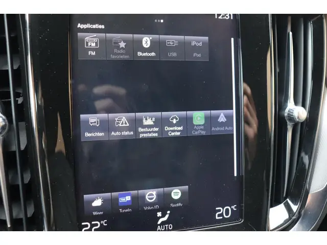 Volvo V60 2.0 T4 R-Design org. NL-auto 2019 Benzine 25
