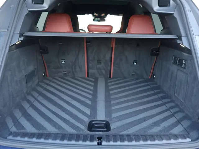 BMW iX xDrive50 High Executive 112 kWh 2022 Elektrisch 10