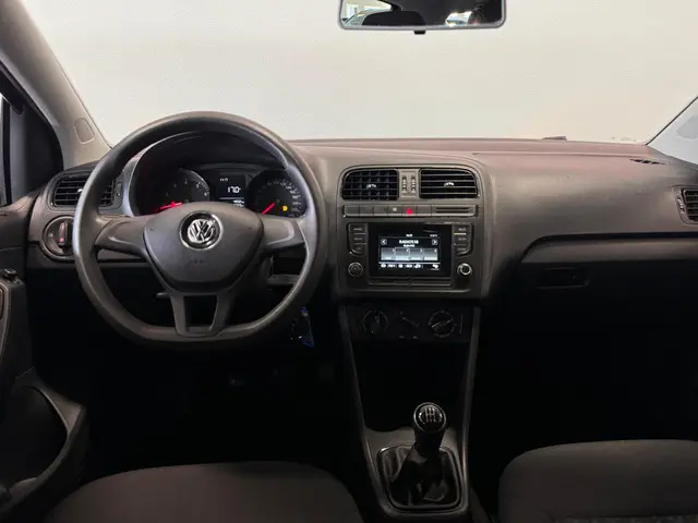 Volkswagen Polo 1.0 2015 Benzine 17