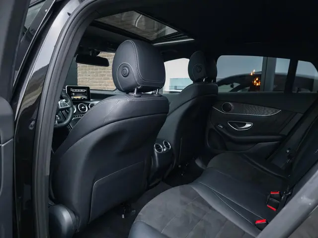 Mercedes-Benz GLC Coupé 250 4MATIC 2017 Benzine 29
