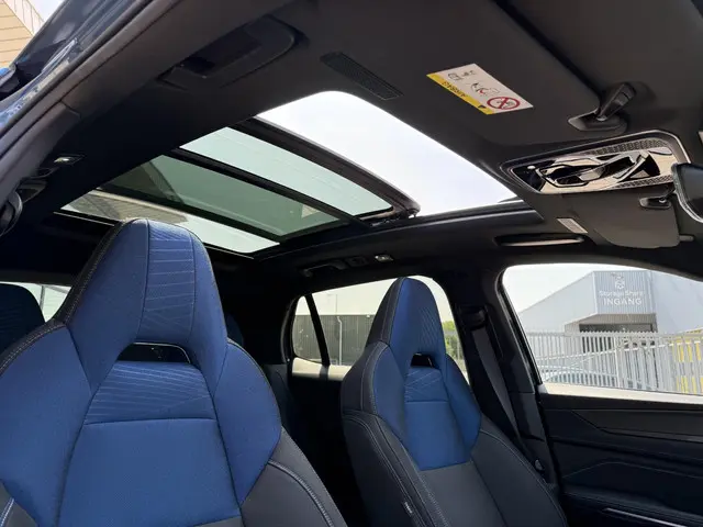 Lynk & Co 01 1.5 Aut. Hybrid 2024 Hybride Benzine 12