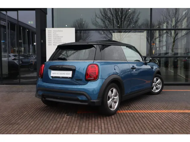 MINI 3-Deurs Cooper 2021 Benzine 3
