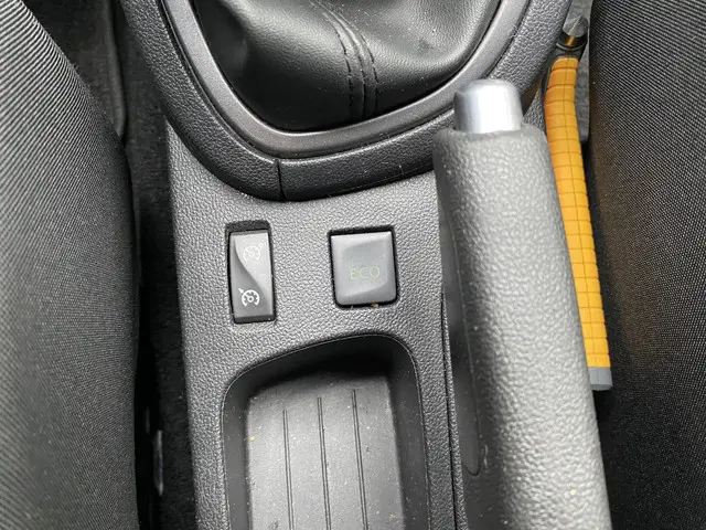 Renault Clio Estate 0.9 TCe Limited 2017 Benzine 21