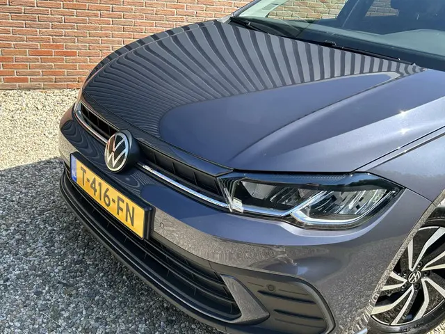 Volkswagen Polo 1.0 TSI Life Business 2023 Benzine 23
