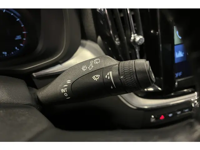 Volvo XC60 T5 Momentum Business 2019 Benzine 21