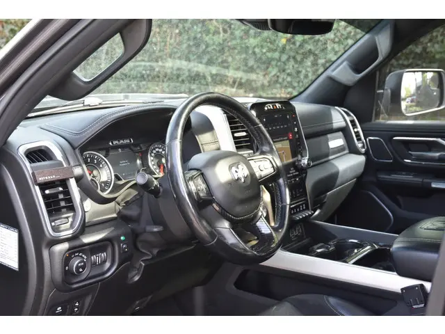 Dodge Ram 1500 5.7 V8 4x4 Crew Cab 5'7 LARAMIE 2020 LPG/Gas 6