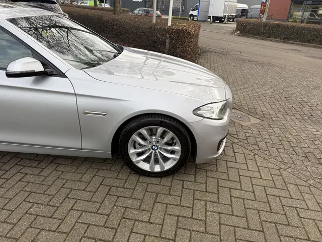 BMW 5 Serie Touring 520i High Executive 2016 Benzine 7