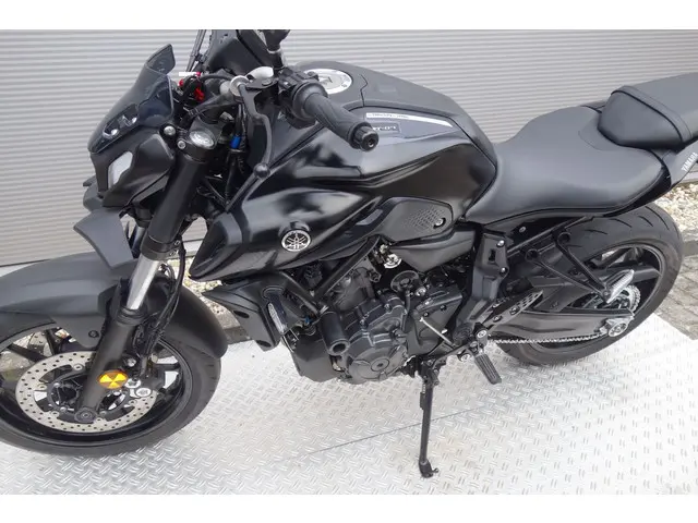 Yamaha MT 07 ABS 2022 Benzine 18
