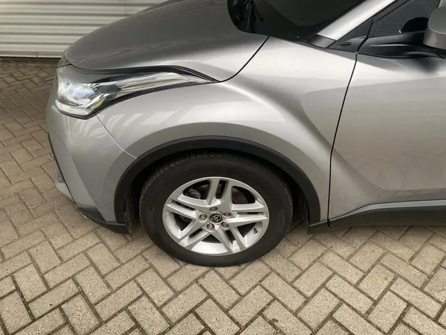 Toyota C-HR 1.8 Hybrid Business 2022 Hybride Benzine 4